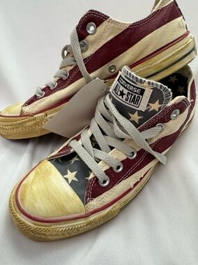 NWT  Rare Converse Low Top Sneakers American Flag Print Women’s 9 Men’s 7